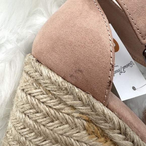 Universal Thread Pink Wedges - Picture 8 of 12